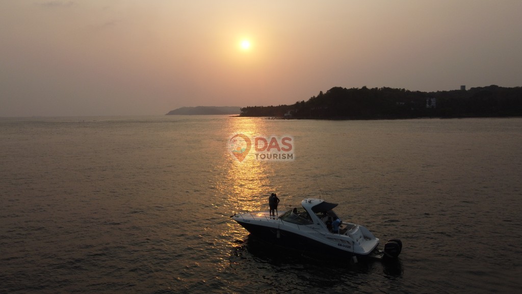 Romantic Pre Wedding Photoshoot on Yacht in Goa