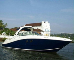Sea Ray yacht in Goa