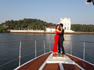 Pre Wedding Photoshoot on Yacht in Goa