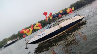 Speed Yacht with balloon decoration